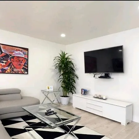 Culver City Living Apartment